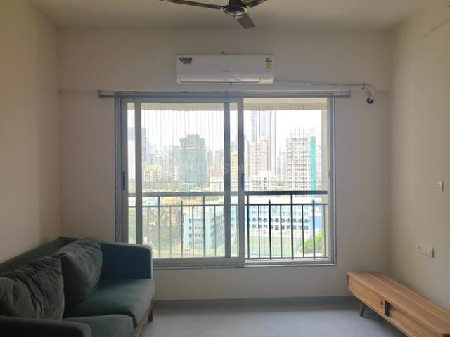 2 BHK Apartment in Matunga East for resale Mumbai. The reference number is 20040621