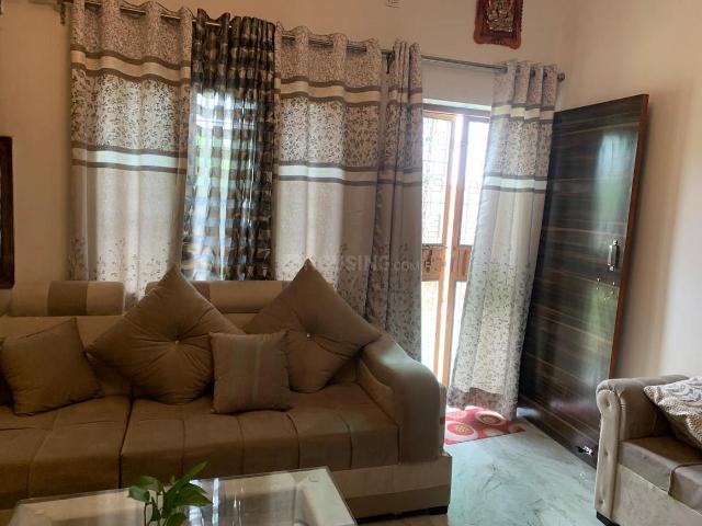 2 BHK Apartment in Mayur Vihar II for rent New Delhi. The reference number is 21155410