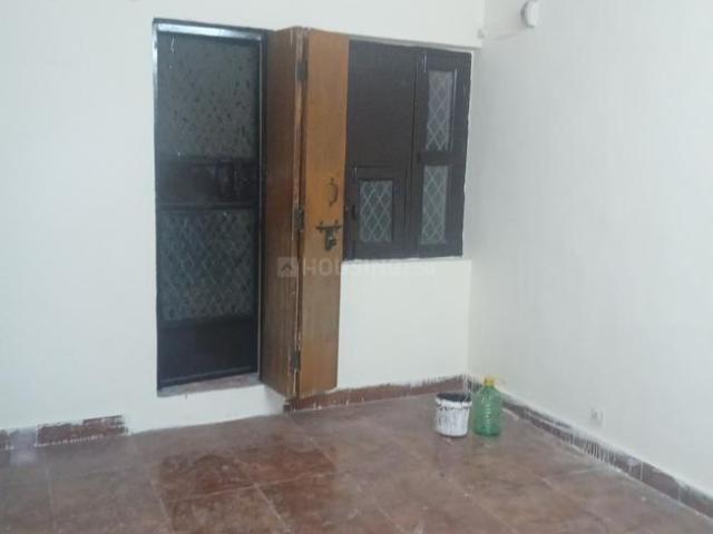 2 BHK Apartment in Mayur Vihar Phase 3 for rent New Delhi. The reference number is 21191697