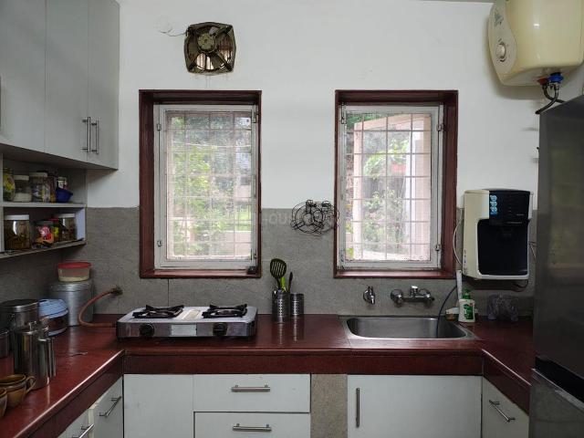 2 BHK Apartment in Mayur Vihar Phase 1 for rent New Delhi. The reference number is 15482046