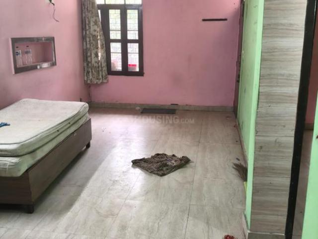 2 BHK Apartment in Mayur Vihar Phase 1 for rent New Delhi. The reference number is 20683946