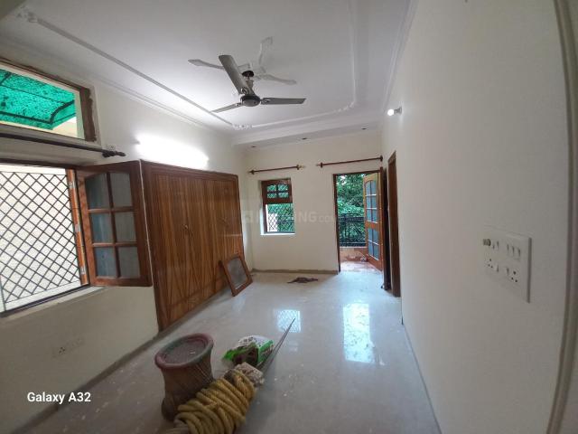 2 BHK Apartment in Mayur Vihar Phase 1 for rent New Delhi. The reference number is 20726776