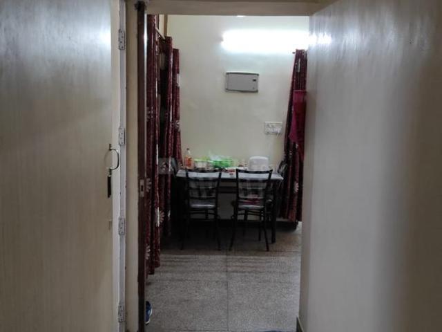 2 BHK Apartment in Mayur Vihar Phase 1 for rent New Delhi. The reference number is 21354975