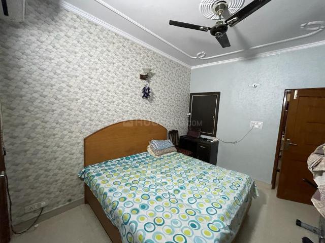 2 BHK Apartment in Mayur Vihar Phase 1 for resale New Delhi. The reference number is 15253586