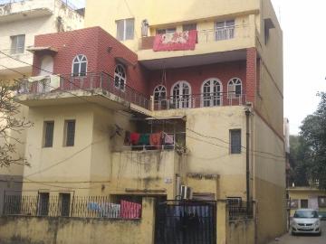 Flat for sale in Mayur County