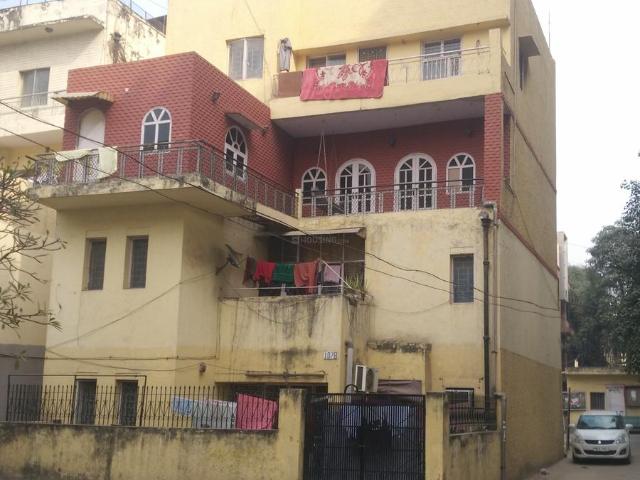 2 BHK Apartment in Mayur Vihar Phase 1 for resale New Delhi. The reference number is 20881262
