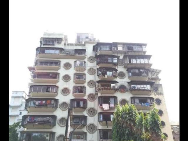 2 BHK Apartment in Madanpura for resale Mumbai. The reference number is 18387491