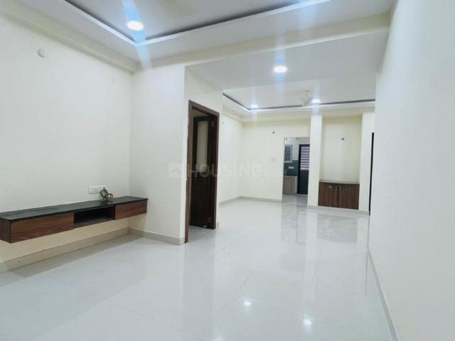 2 BHK Apartment in Madhapur for rent Hyderabad. The reference number is 18758389