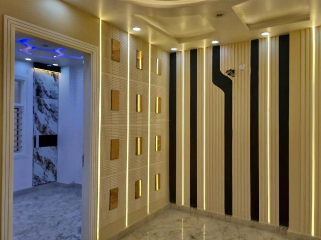 2 BHK Apartment in Madhu Vihar for resale New Delhi. The reference number is 20446810