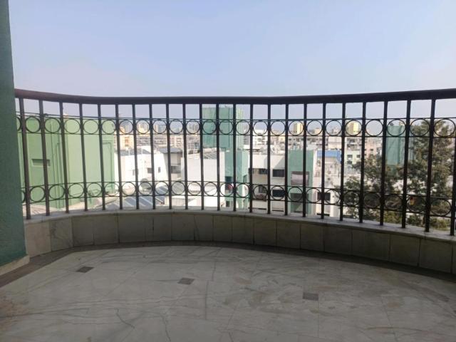 2 BHK Apartment in Magarpatta City for rent Pune. The reference number is 20429774