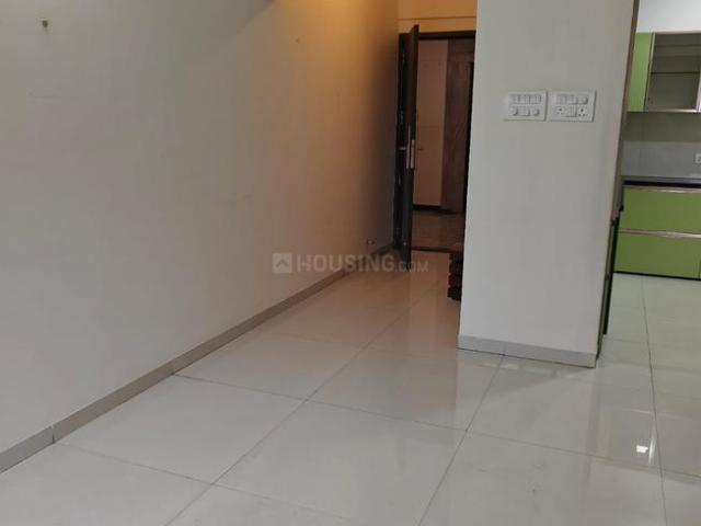 2 BHK Apartment in Magarpatta City for rent Pune. The reference number is 20468070