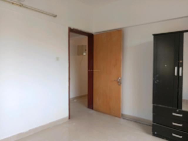 2 BHK Apartment in Magarpatta City for rent Pune. The reference number is 20492894