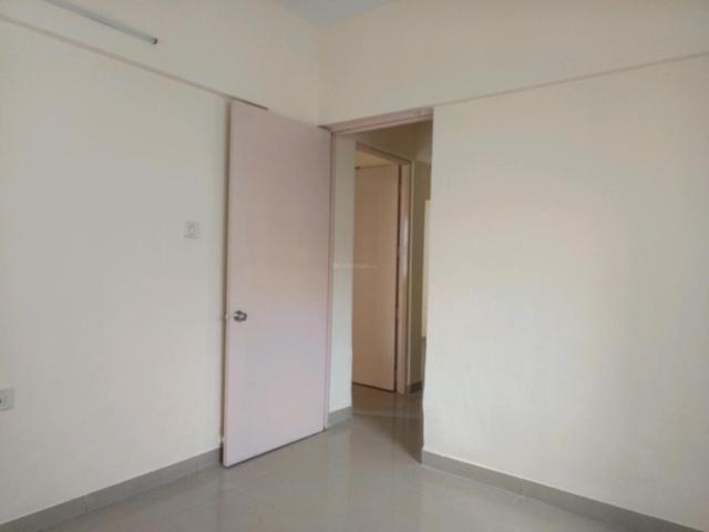 2 BHK Apartment in Magarpatta City for rent Pune. The reference number is 20588444