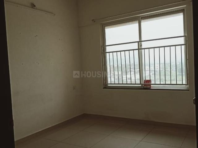 2 BHK Apartment in Magarpatta City for rent Pune. The reference number is 20608007