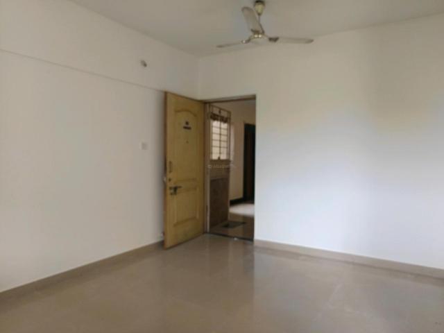 2 BHK Apartment in Magarpatta City for rent Pune. The reference number is 20667725