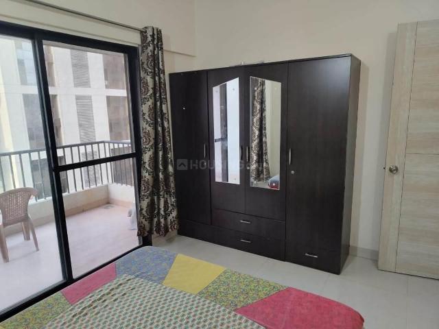 2 BHK Apartment in Magarpatta City for rent Pune. The reference number is 20868036