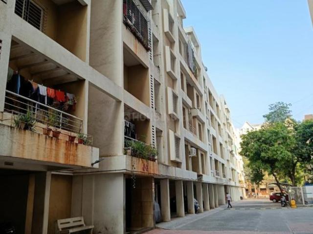 2 BHK Apartment in Magarpatta City for rent Pune. The reference number is 20868341