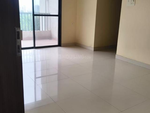 2 BHK Apartment in Magarpatta City for rent Pune. The reference number is 20883905
