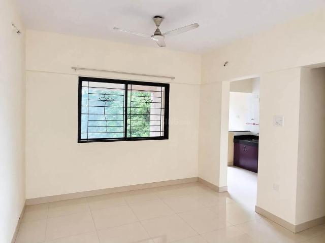 2 BHK Apartment in Magarpatta City for rent Pune. The reference number is 20912007