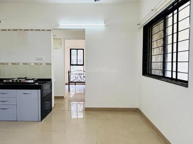 2 BHK Apartment in Magarpatta City for rent Pune. The reference number is 20924869