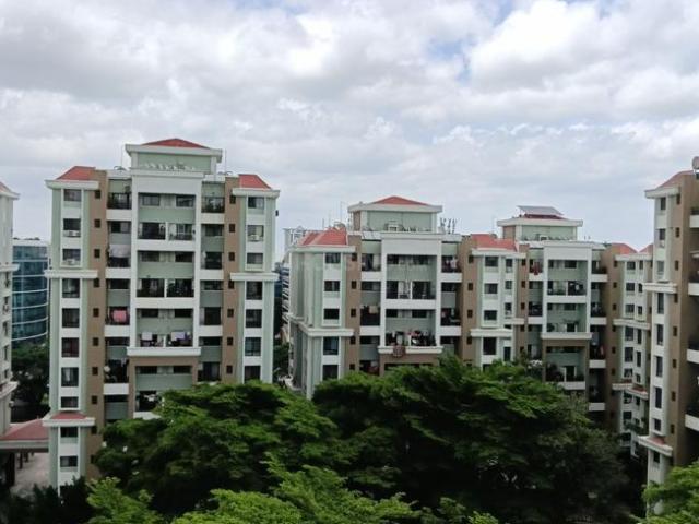 2 BHK Apartment in Magarpatta City for rent Pune. The reference number is 21015572