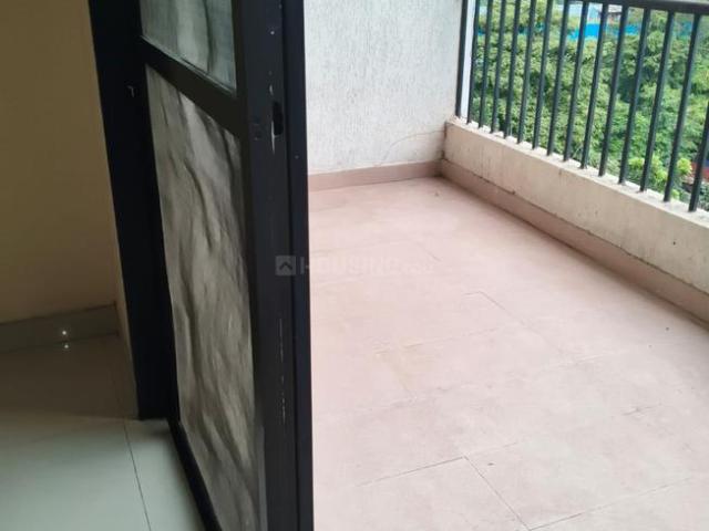 2 BHK Apartment in Magarpatta City for rent Pune. The reference number is 21078804