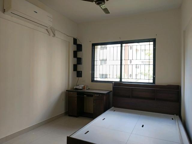2 BHK Apartment in Magarpatta City for rent Pune. The reference number is 21140513