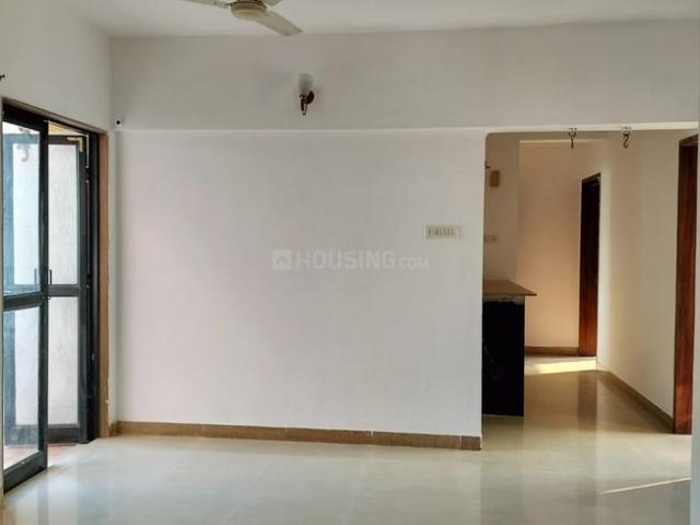 2 BHK Apartment in Magarpatta City for rent Pune. The reference number is 21149406