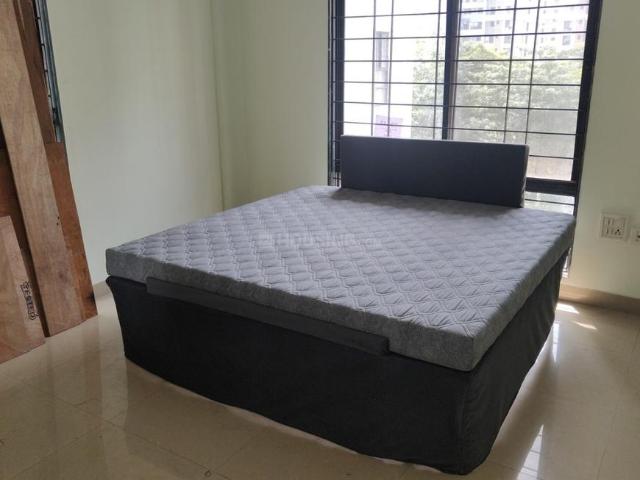 2 BHK Apartment in Magarpatta City for rent Pune. The reference number is 21171986
