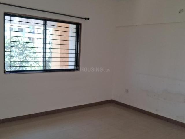 2 BHK Apartment in Magarpatta City for rent Pune. The reference number is 21197412