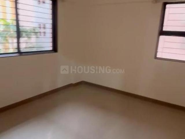 2 BHK Apartment in Magarpatta City for rent Pune. The reference number is 21334517