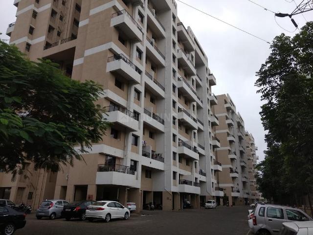 2 BHK Apartment in Magarpatta City for resale Pune. The reference number is 20575971