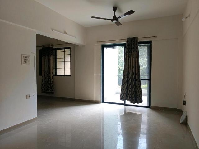 2 BHK Apartment in Magarpatta City for resale Pune. The reference number is 20918039