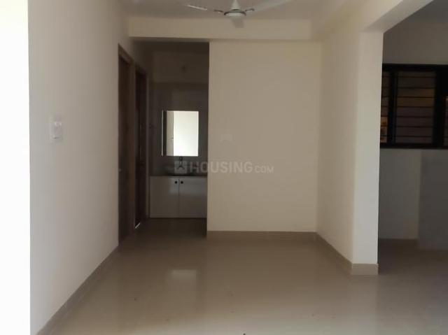 2 BHK Apartment in Magarpatta City for resale Pune. The reference number is 20924777