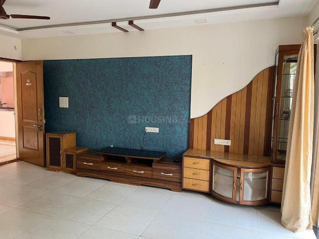 2 BHK Apartment in Magarpatta City for resale Pune. The reference number is 21012293