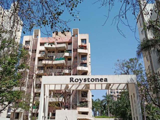 2 BHK Apartment in Magarpatta City for resale Pune. The reference number is 21030690