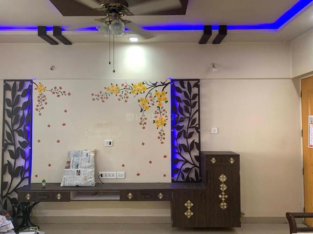 2 BHK Apartment in Magarpatta City for resale Pune. The reference number is 21136087