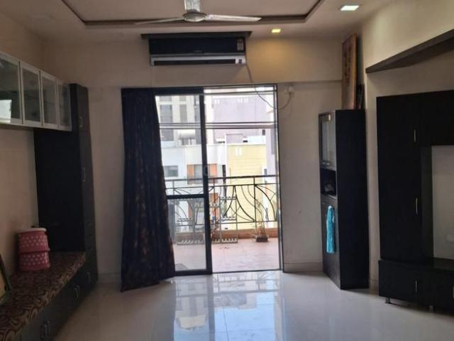 2 BHK Apartment in Magarpatta City for resale Pune. The reference number is 21333527