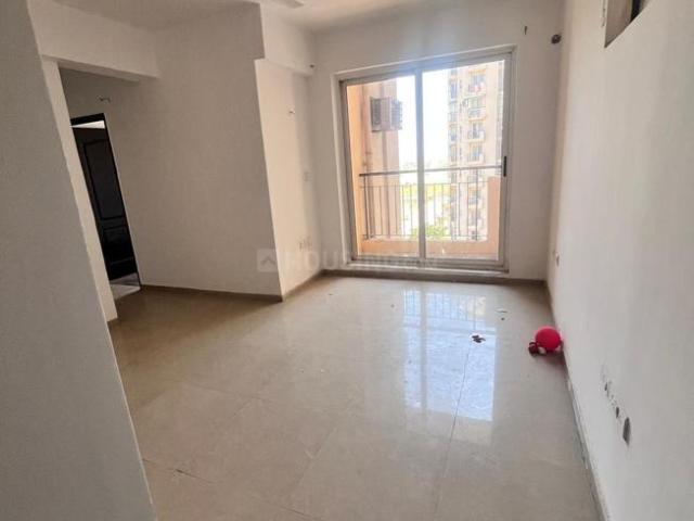 2 BHK Apartment in Mahagunpuram for rent Ghaziabad. The reference number is 20507478