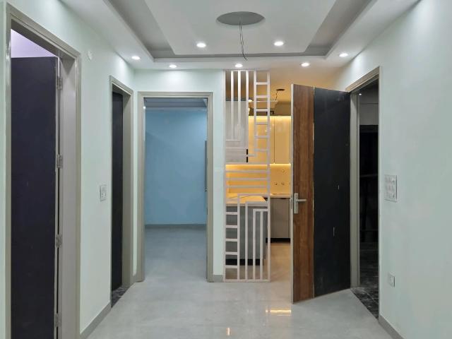 2 BHK Apartment in Mahavir Enclave for resale New Delhi. The reference number is 19330003