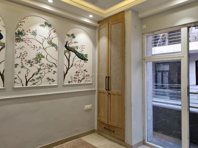 2 BHK Apartment in Mahavir Enclave for resale New Delhi. The reference number is 19439205