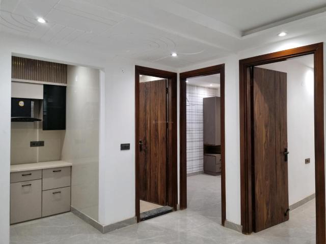 2 BHK Apartment in Mahavir Enclave for resale New Delhi. The reference number is 20185447