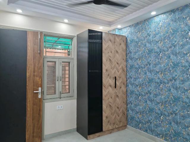 2 BHK Apartment in Mahavir Enclave for resale New Delhi. The reference number is 20180331