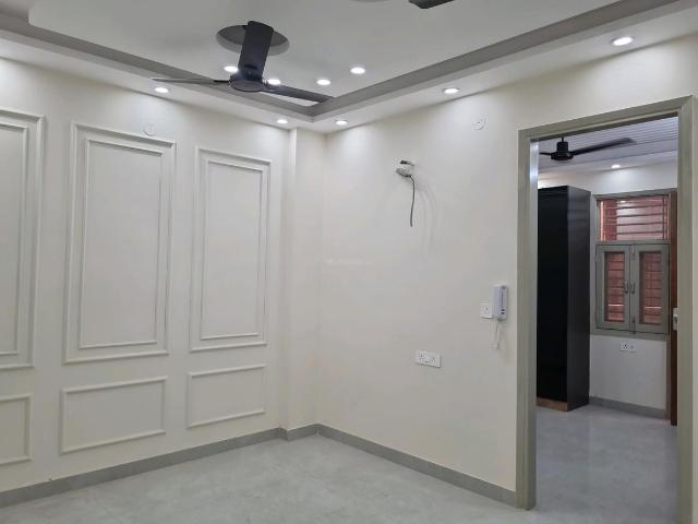 2 BHK Apartment in Mahavir Enclave for resale New Delhi. The reference number is 20205431