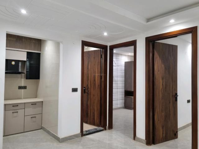 2 BHK Apartment in Mahavir Enclave for resale New Delhi. The reference number is 20347063