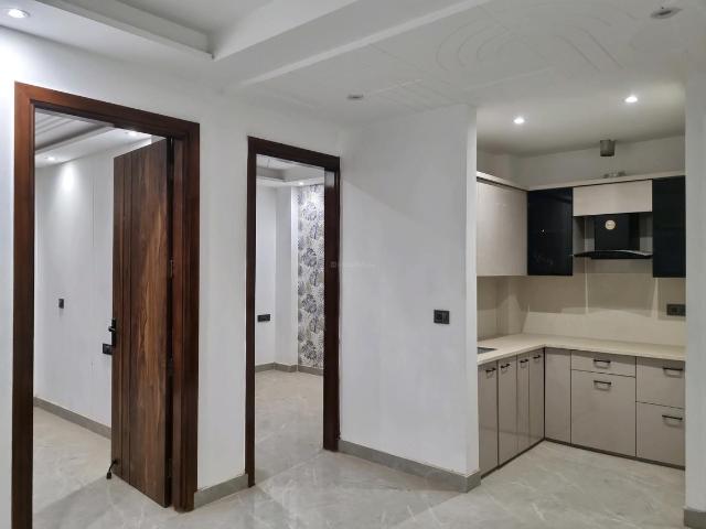 2 BHK Apartment in Mahavir Enclave for resale New Delhi. The reference number is 20347070