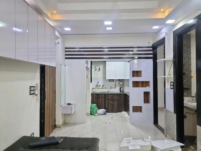 2 BHK Apartment in Mahavir Enclave for resale New Delhi. The reference number is 20781277