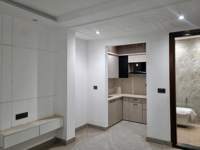 2 BHK Apartment in Mahavir Enclave for resale New Delhi. The reference number is 20854790