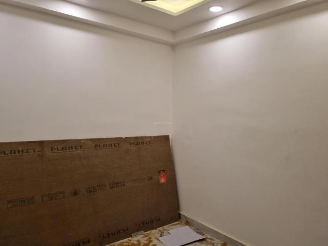 2 BHK Apartment in Mahavir Enclave for resale New Delhi. The reference number is 20854829