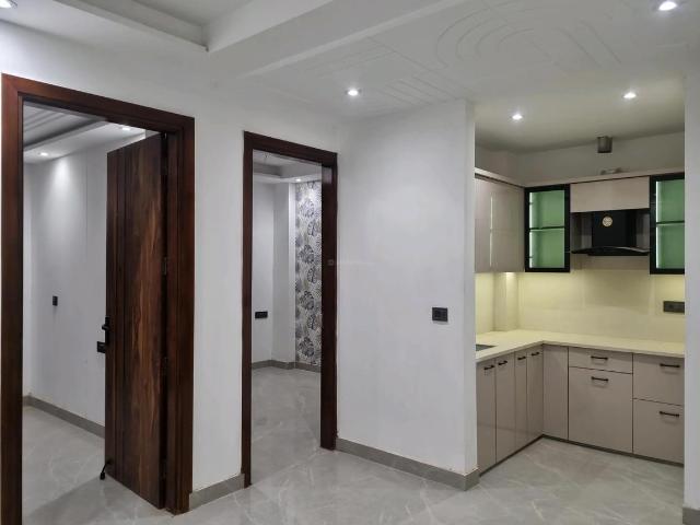 2 BHK Apartment in Mahavir Enclave for resale New Delhi. The reference number is 20853040